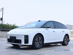 Li Auto i6 Two-wheel drive standard version - ფოტო 1