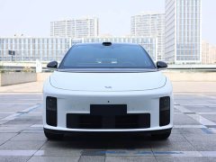 Li Auto i6 Two-wheel drive standard version - ფოტო 2