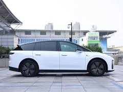 Li Auto i6 Two-wheel drive standard version - ფოტო 7