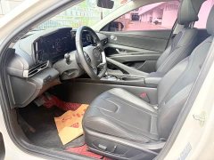Hyundai Elantra 1.5L CVT Luxury - ფოტო 7