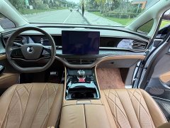 Denza D9 DM-i 945 Executive Edition - ფოტო 10