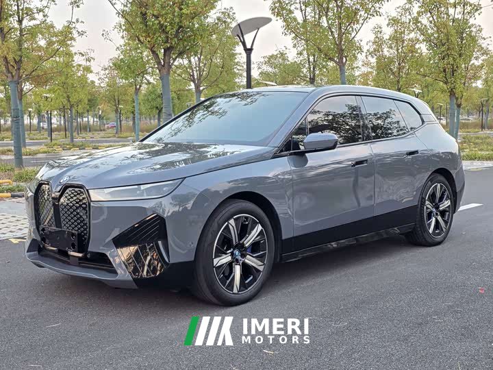 BMW iX xDrive40 - ავტომობილი ჩინეთიდან