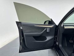 Tesla Model Y Long Range All-Wheel Drive - ფოტო 12