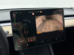 Tesla Model Y Long Range All-Wheel Drive - ფოტო 9