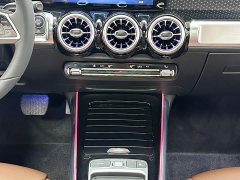Mercedes-Benz GLB 200 Dynamic - ფოტო 13