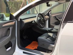 Tesla Model Y Long Range All-Wheel Drive - ფოტო 4