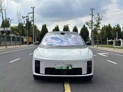Li Auto i8 Standard Edition - ფოტო 2