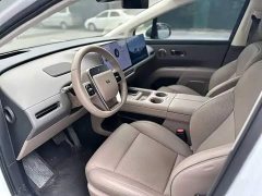 Li Auto i8 Standard Edition - ფოტო 4