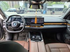 BMW i5 eDrive 35L Luxury Edition Premium Package - ფოტო 9