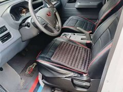 Wuling Yangguang 300km Comfort Passenger Van 75kW - ფოტო 3