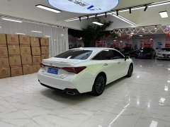 Toyota Avalon 2.0L XLE Premium Edition - ფოტო 4