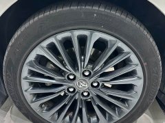 Toyota Avalon 2.0L XLE Premium Edition - ფოტო 9