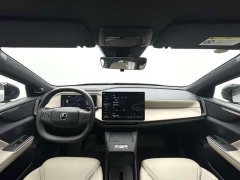 Volvo XC70 Plug-in Hybrid 2026 Two-Wheel Drive Long Range Core - ფოტო 6
