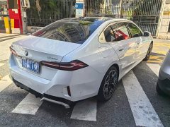 BMW 5 Series 530Li Luxury M Sport Package - ფოტო 4