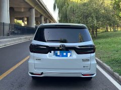 Honda Odyssey 2.0L e:HEV Luxury - ფოტო 5