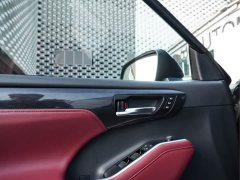 Toyota Crown Venza 2.5L HEV AWD Premier - ფოტო 14