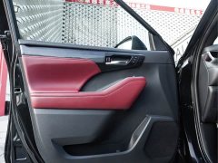 Toyota Crown Venza 2.5L HEV AWD Premier - ფოტო 15