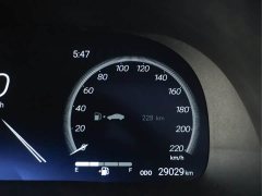 Toyota Crown Venza 2.5L HEV AWD Premier - ფოტო 18