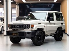 Toyota Land Cruiser (Imported) LC71 4.0L Automatic - ფოტო 1
