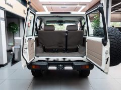 Toyota Land Cruiser (Imported) LC71 4.0L Automatic - ფოტო 18