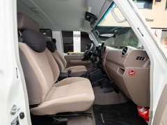 Toyota Land Cruiser (Imported) LC71 4.0L Automatic - ფოტო 8