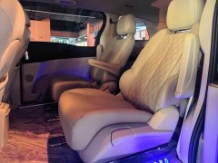 Buick GL8 Land Business Class Comfort Edition - ფოტო 3