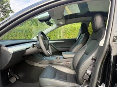 Tesla Model Y Rear-Wheel Drive - ფოტო 4