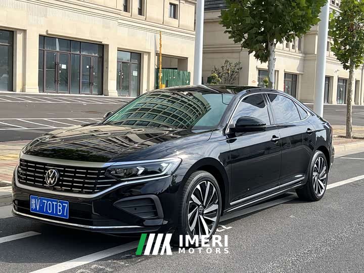 Volkswagen Passat 330TSI Elite - ავტომობილი ჩინეთიდან