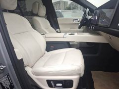 Li Auto L8 Max - ფოტო 4