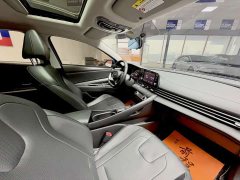 Hyundai Elantra 1.5L CVT GLX Elite - ფოტო 17