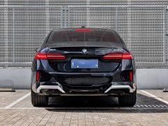 BMW 5 Series 530Li Luxury M Sport Package - ფოტო 3