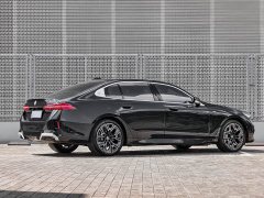 BMW 5 Series 530Li Luxury M Sport Package - ფოტო 6