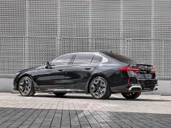 BMW 5 Series 530Li Luxury M Sport Package - ფოტო 7