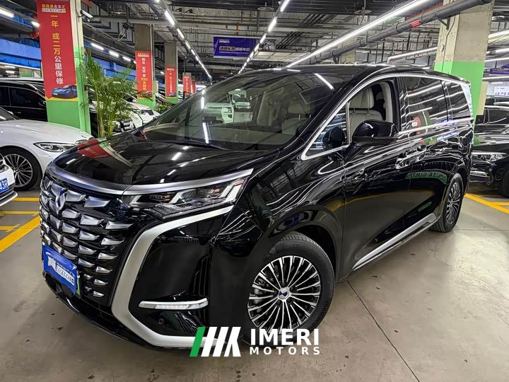 Denza D9 DM-i 970 AWD Premium Edition