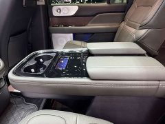 Lincoln Navigator 2022 Presidential Edition 3.5T - ფოტო 17