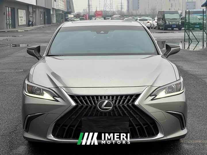 Lexus ES 2022 300h Excellence Edition - ავტომობილი ჩინეთიდან