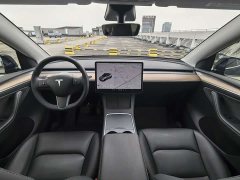 Tesla Model Y Standard Range RWD - ფოტო 9