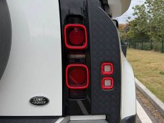 Land Rover Defender 110 P400 Dark Edition - ფოტო 8