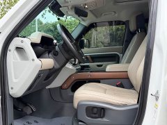 Land Rover Defender 110 P400 Dark Edition - ფოტო 9