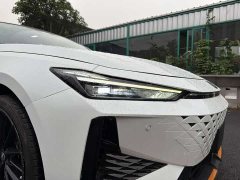 Changan UNI-V 1.5T Premium Sport - ფოტო 15