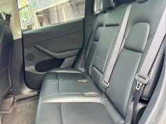 Tesla Model Y Long Range All-Wheel Drive - ფოტო 5