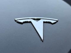 Tesla Model Y Rear-Wheel Drive - ფოტო 5