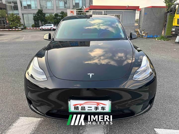 Tesla Model Y Facelift Rear-Wheel Drive