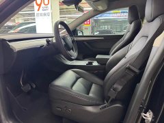 Tesla Model Y Rear-Wheel Drive - ფოტო 4