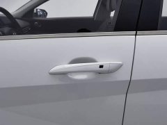 Hyundai Elantra 2023 1.5L CVT Luxury - ფოტო 18