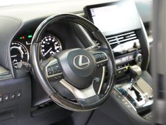 Lexus LM 300h Edition - ფოტო 13