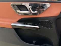 Mercedes-Benz GLC 260 L 4MATIC Classic Edition - ფოტო 9