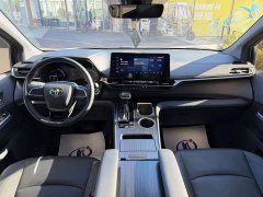 Toyota Sienna 2023 2.5L Hybrid Premium Edition - ფოტო 10