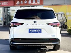 Toyota Sienna 2023 2.5L Hybrid Premium Edition - ფოტო 3