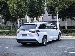 Toyota Sienna 2.5L Hybrid Comfort Edition - ფოტო 4